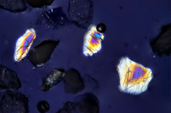 Opal crystals in polarized light, 100x